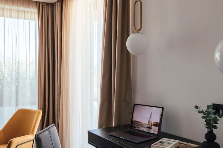 Room 8 of 27