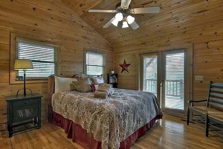 Room 5 of 12