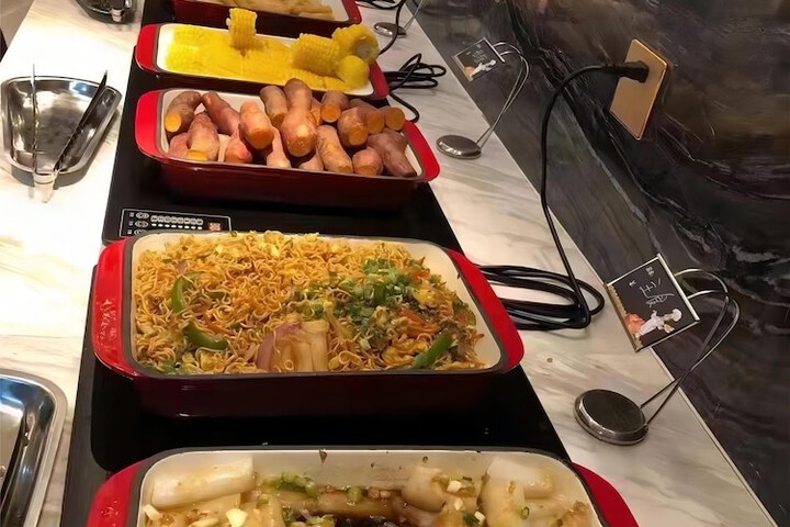 Dining 27 of 41