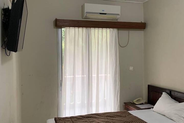 Room 26 of 87