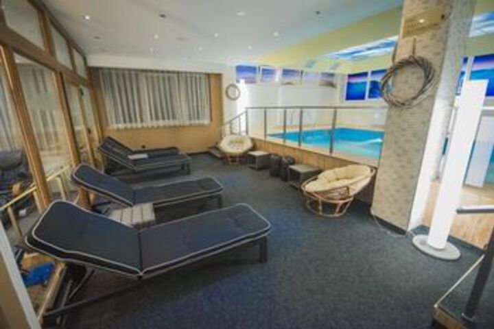 Pool 24 of 35