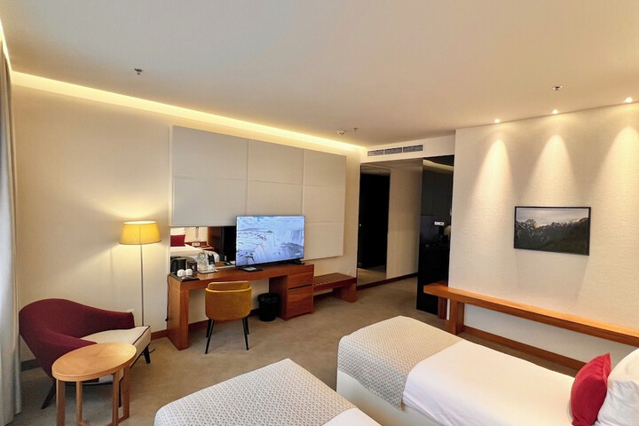Room 25 of 146