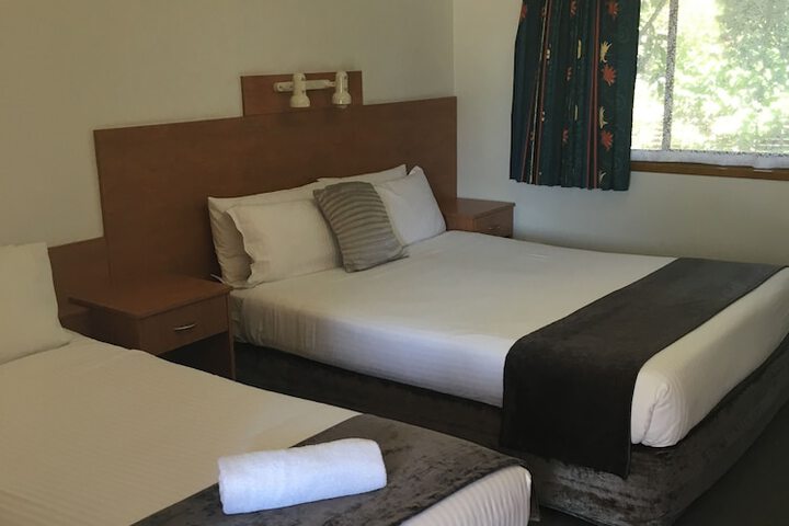 Room 6 of 74