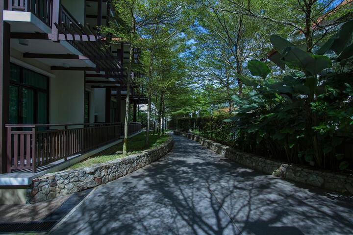 Property Grounds 24 of 34