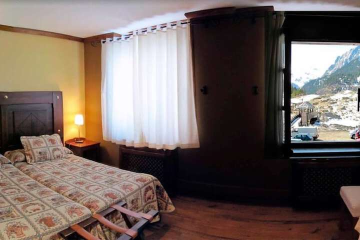 Room 8 of 45