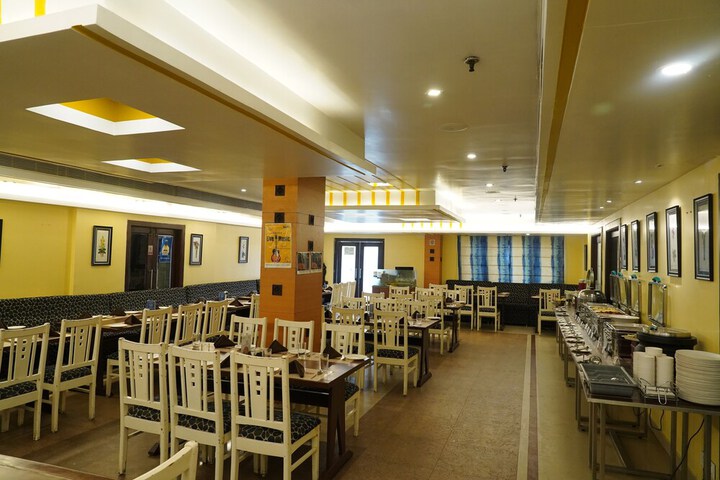 Dining 11 of 22