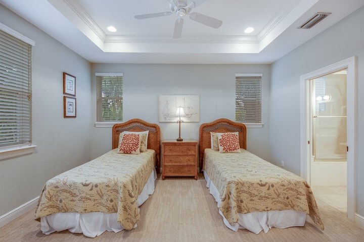 Room 4 of 62
