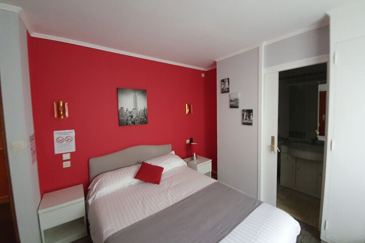 Room 14 of 40