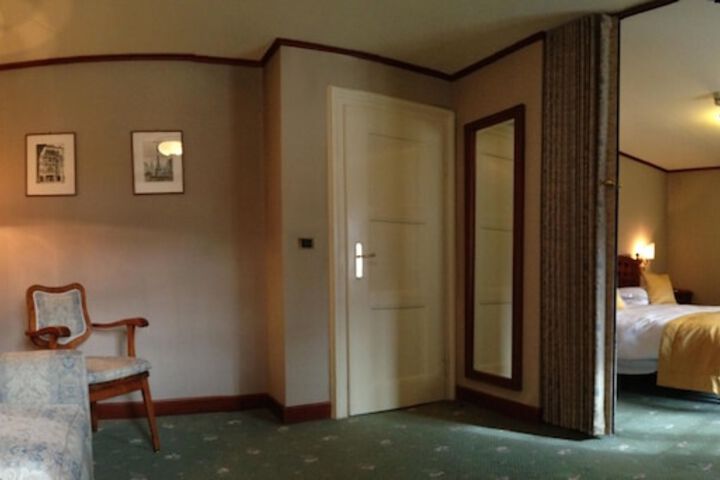 Room 13 of 161