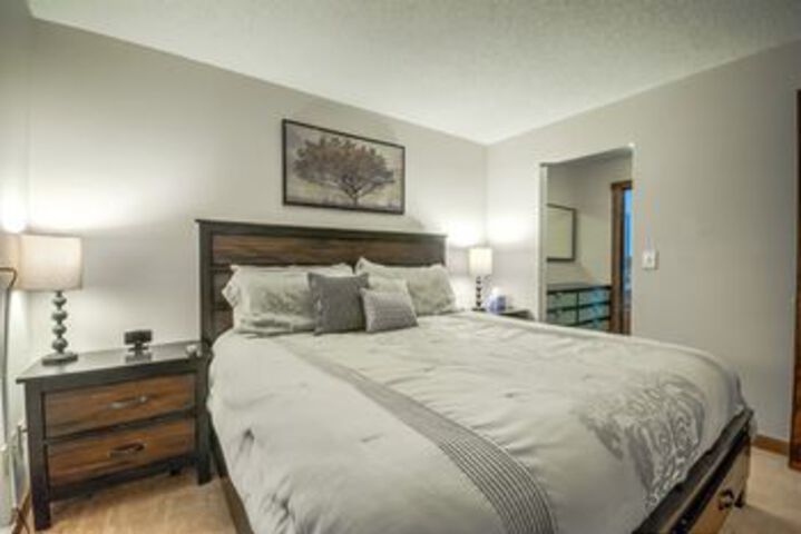 Room 93 of 168