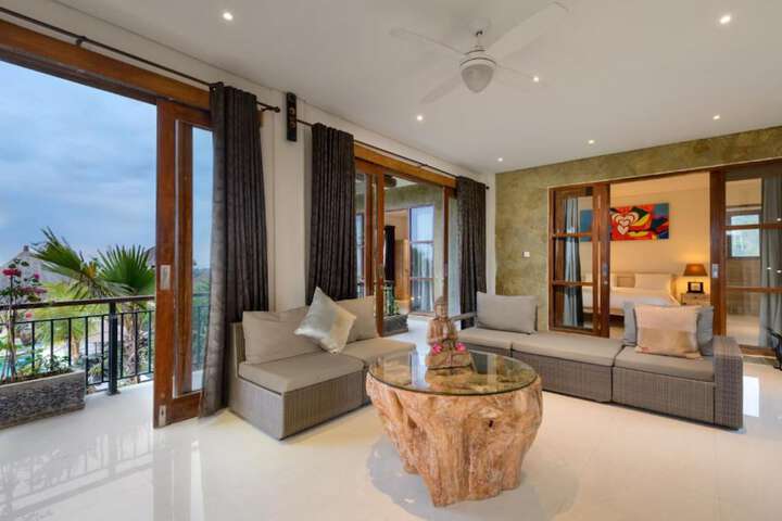 Room 10 of 27