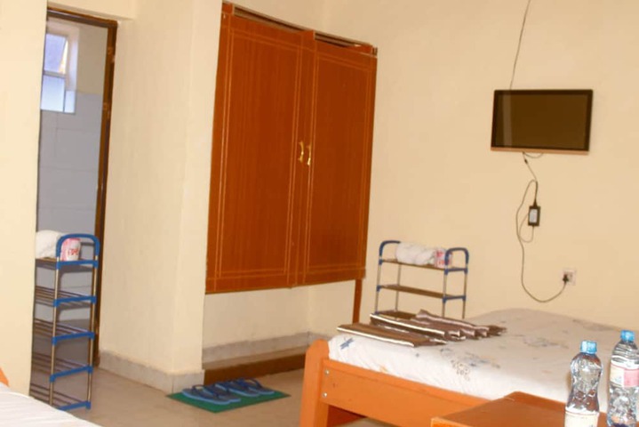 Room 6 of 20