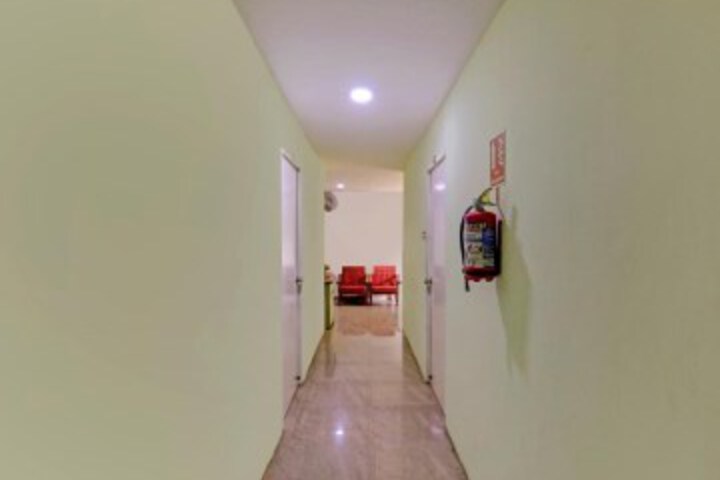 OYO 73855 Golden Stays