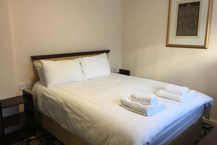 Room 6 of 40