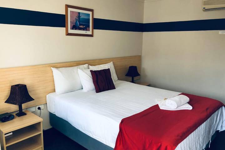 Room 11 of 36