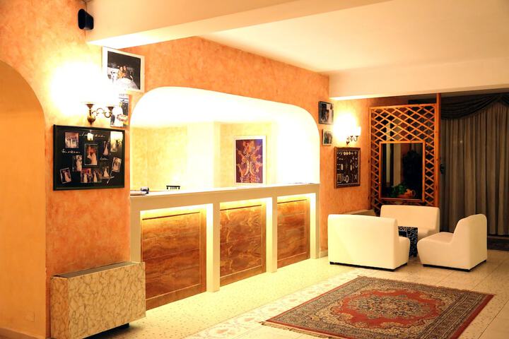 Check-in/check-out kiosk