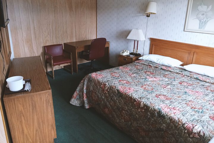 Room 6 of 51