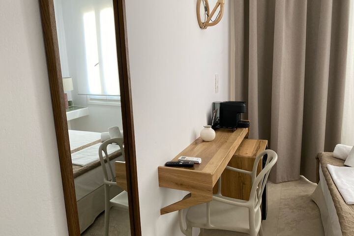 Room 16 of 32