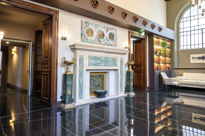 Lobby Entry