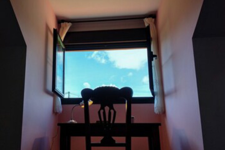 Room 32 of 37