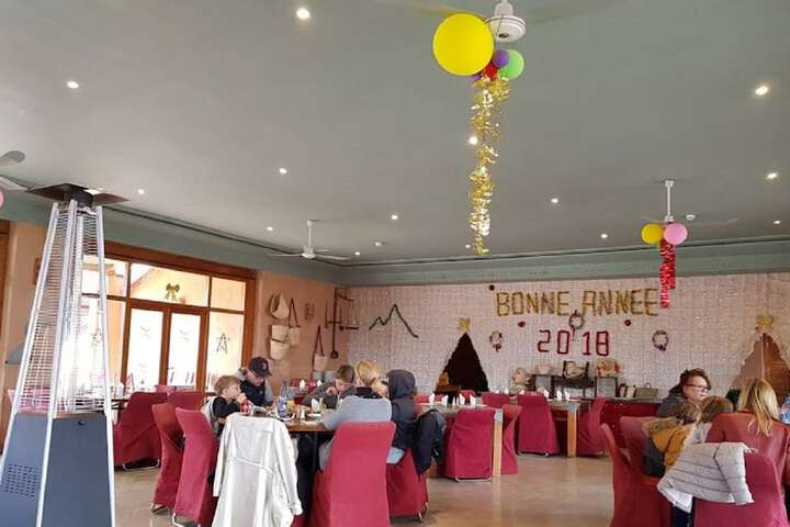 Dining 70 of 99