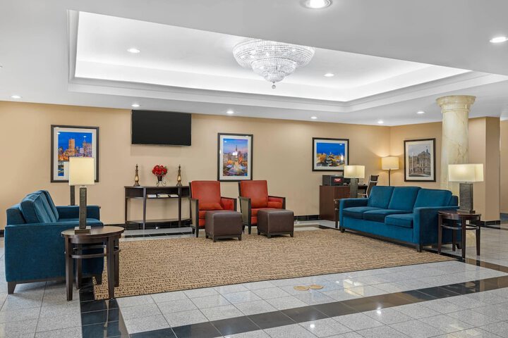 Entrance & Lobby