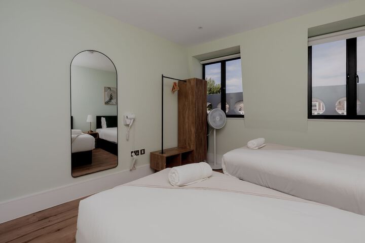 Room 16 of 50