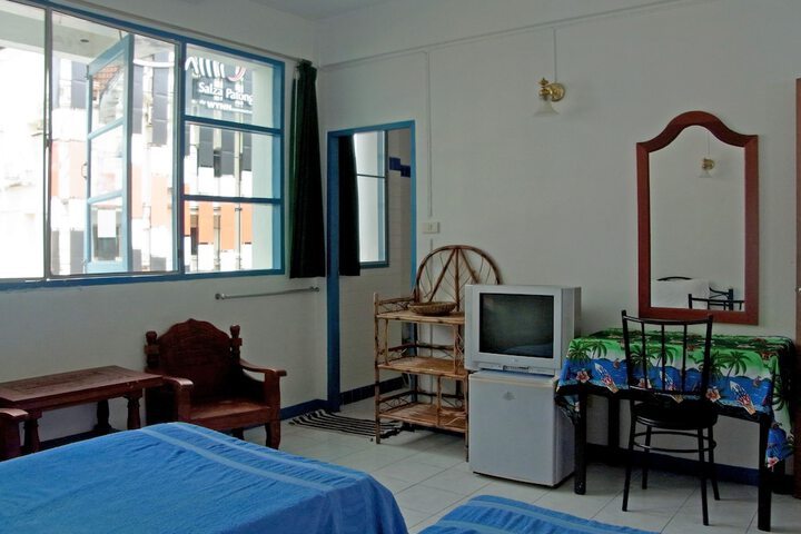 Room 16 of 70