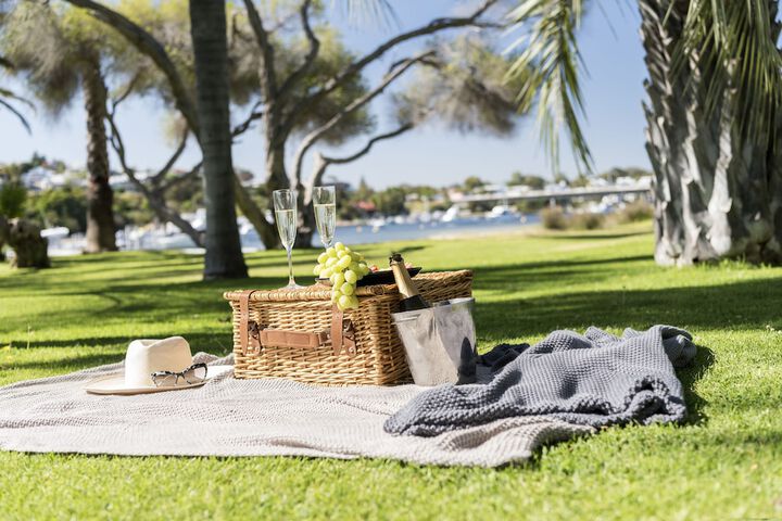 Hotel Exterior 73 of 102