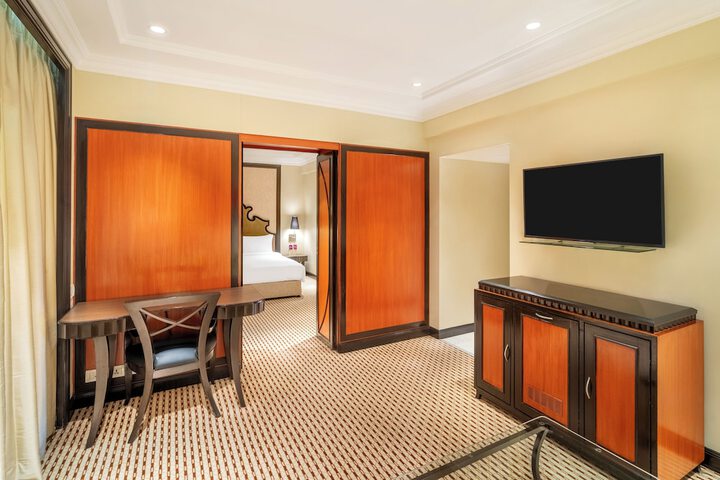 Room 15 of 73