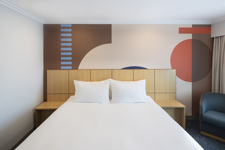 Room 5 of 105