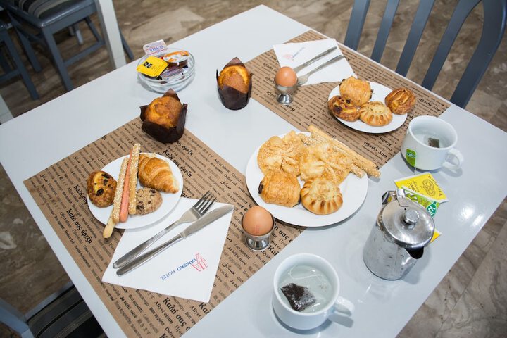 Breakfast/Coffee Service 45 of 62