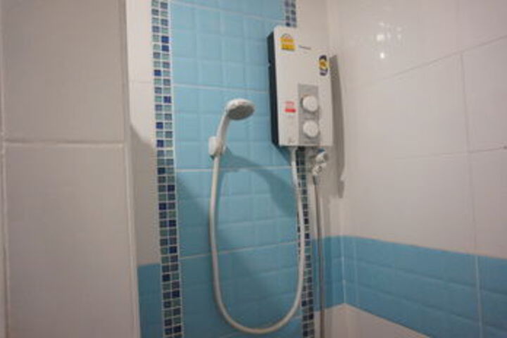 Room 5 of 18
