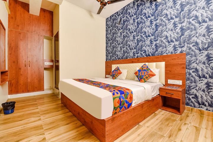 Room 18 of 27
