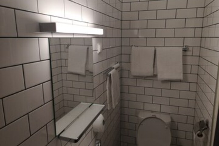 Room 4 of 46