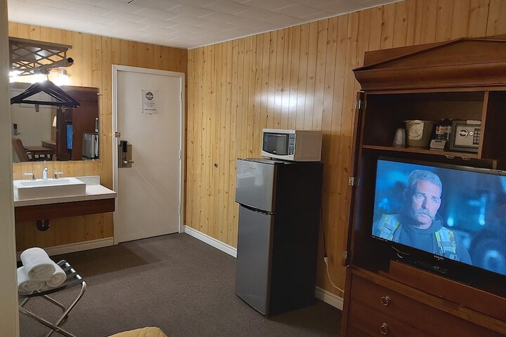 Room 9 of 27