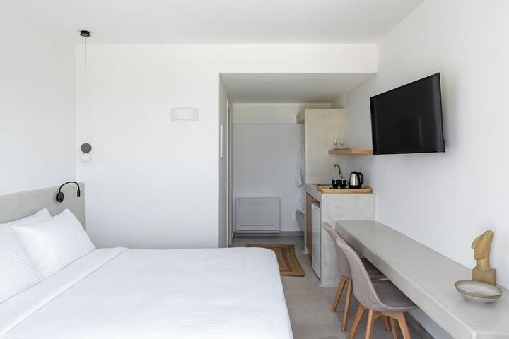 Room 3 of 33