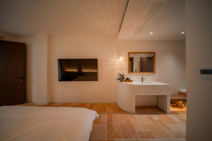 Room 19 of 62