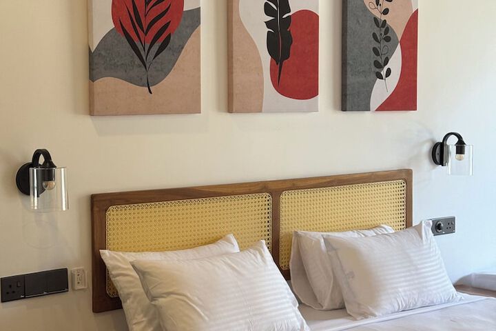 Room 2 of 36