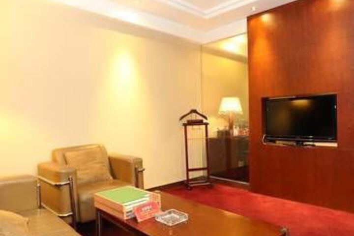 Room 2 of 9