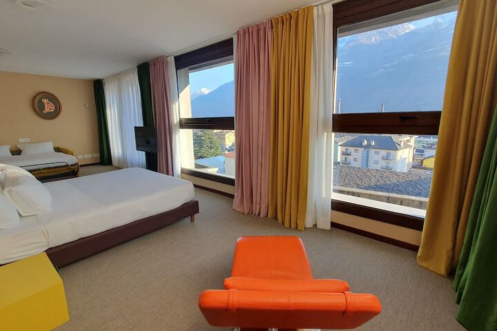 Room 36 of 153