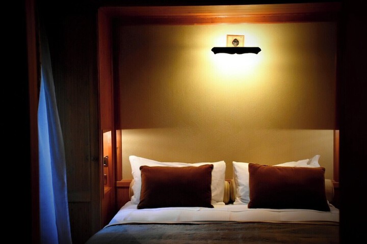 Room 15 of 98