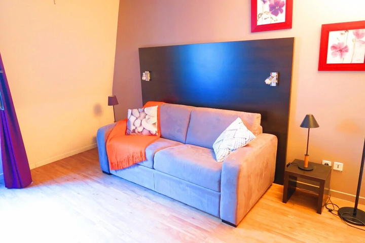 Room 3 of 10