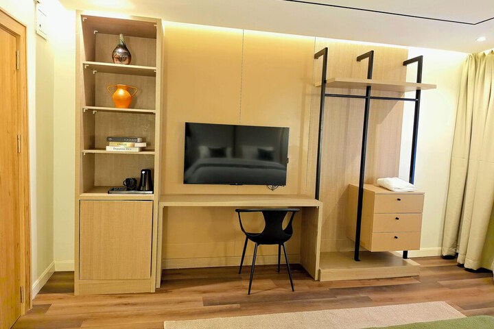 Room 37 of 72