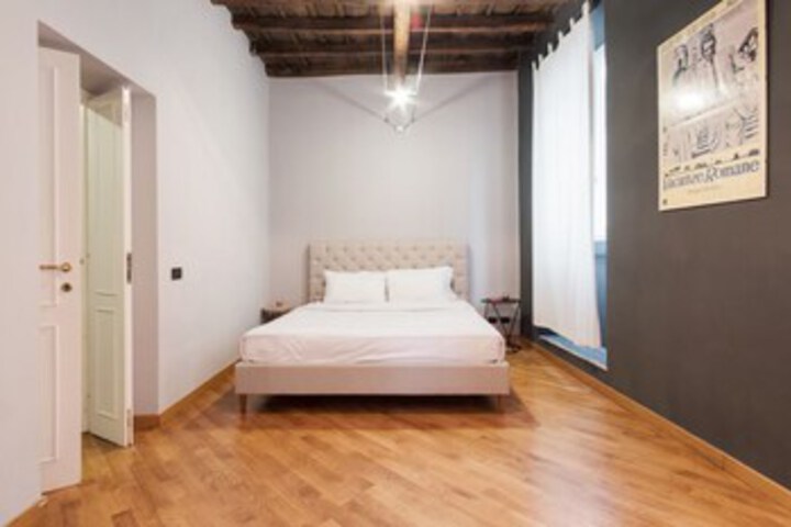 Room 13 of 25