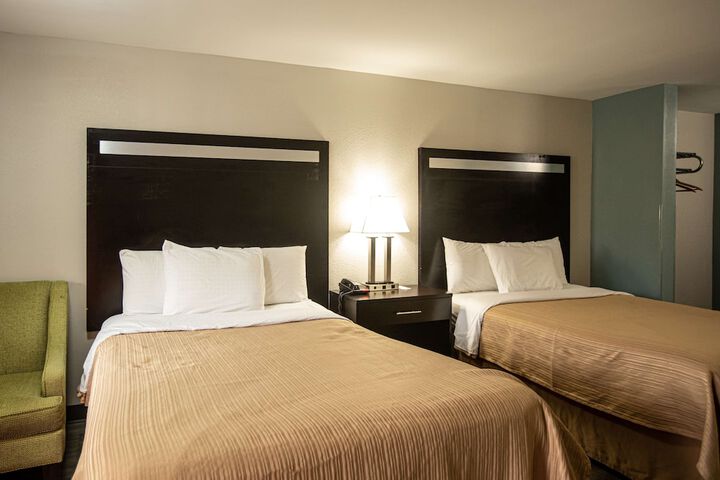 2 Double Beds (2 of 10)