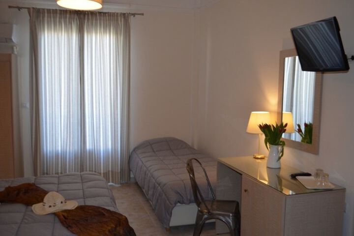 Room 4 of 22