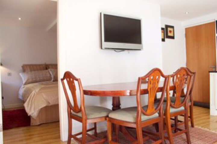 Room 9 of 21