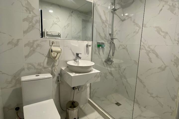 Room 20 of 39