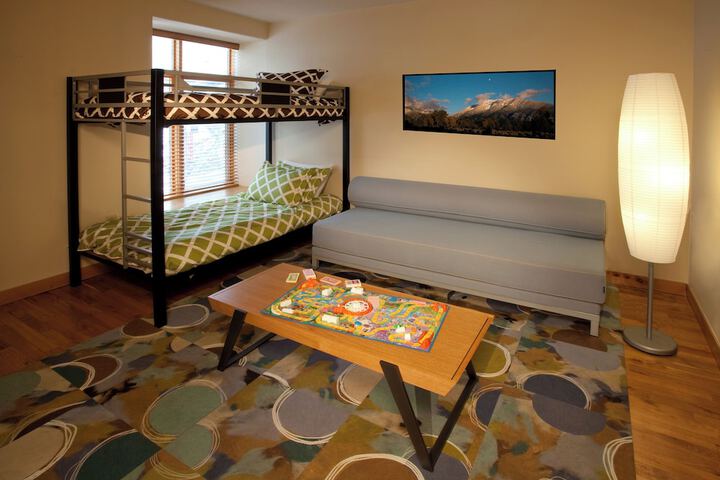 Room 12 of 65